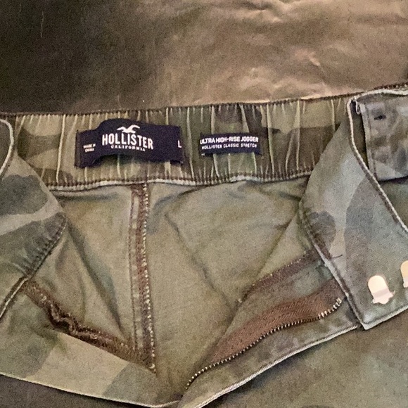Hollister Camo Joggers,elastic ankles - Picture 1 of 6